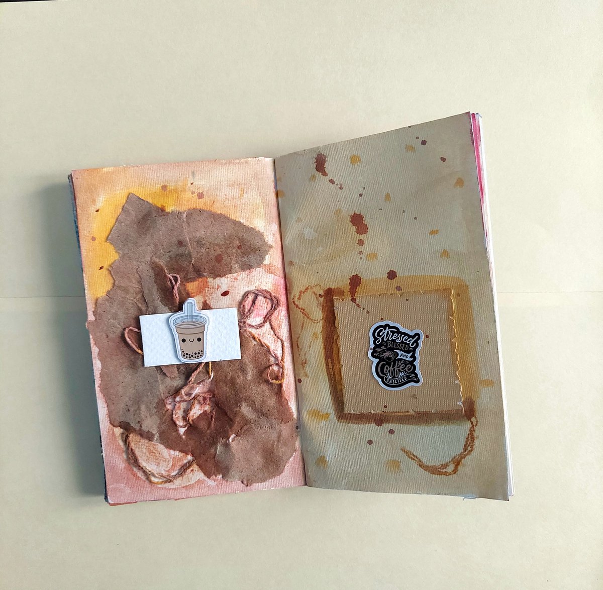 kravingcrafts's tweet photo. Cofee love ๐
#artjournal #cofeelove #miniartjournal https://t.co/3aB1Cka2F7
