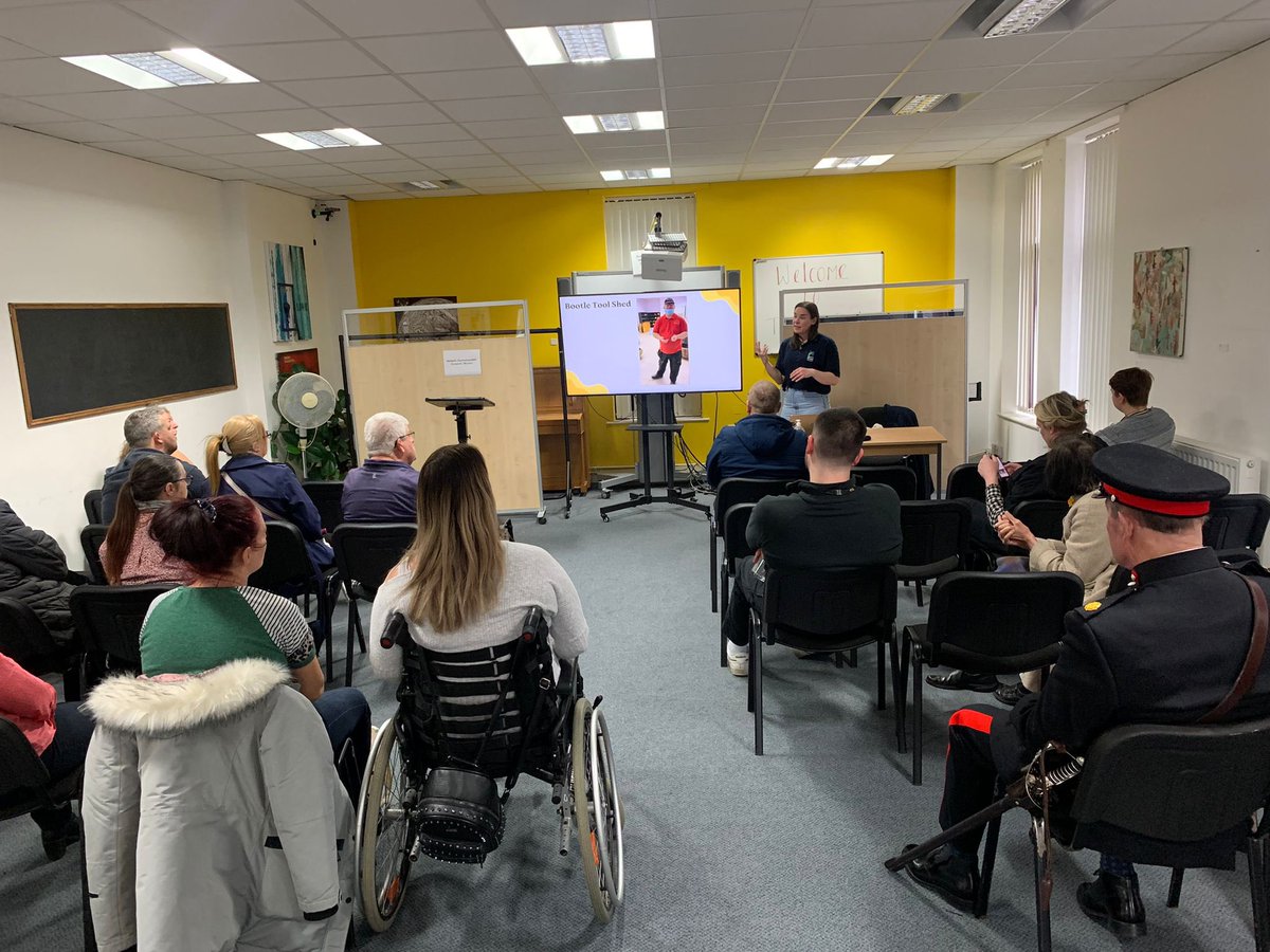 TheBrainCharity's tweet photo. A great talk from @UKMensSheds on why physical space is important for community 📍📍

#HeadMatters2022 https://t.co/6ZDjEZ7mqC