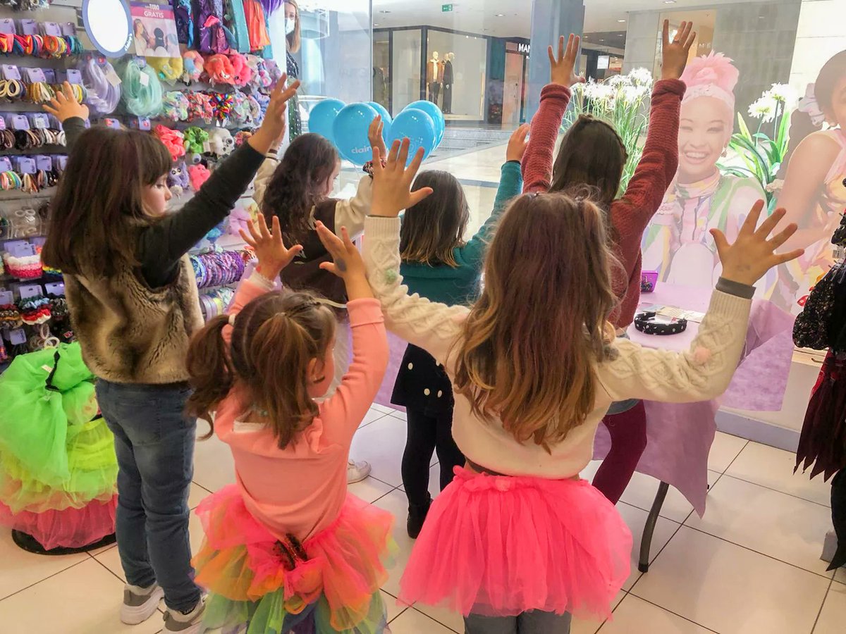 Centro Comercial La Marina tweet media