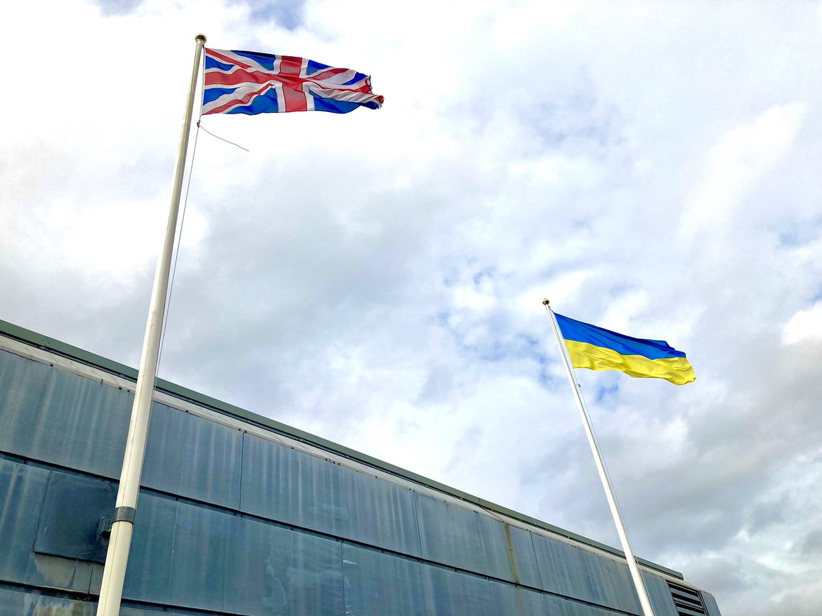 nadhimzahawi's tweet photo. I'm proud to be supporting #ADayForUkraine and am grateful to all the schools and pupils participating 👩🏽🧑🏻‍🦱👧🏼
 
The Ukrainian flag continues to fly high over @educationgovuk 🇬🇧🇺🇦
 
@First_News @decappeal https://t.co/JrvGJEJ2nQ