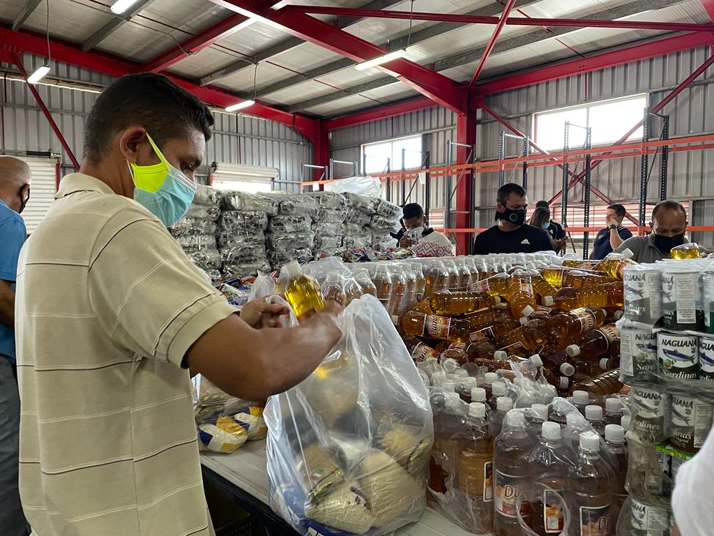 DianaIndustrias's tweet photo. #16Mar ☀️ || #DianaInforma 🗞️📰 Más de 40 mil hogares a nivel nacional serán beneficiados con Aceite Oleína Comestible Diana a través de los #CLAP.

Leer más ⏬⏬
https://t.co/S2VBeGUHlQ

#FreeAlexSaab https://t.co/qhYZzSKLG8