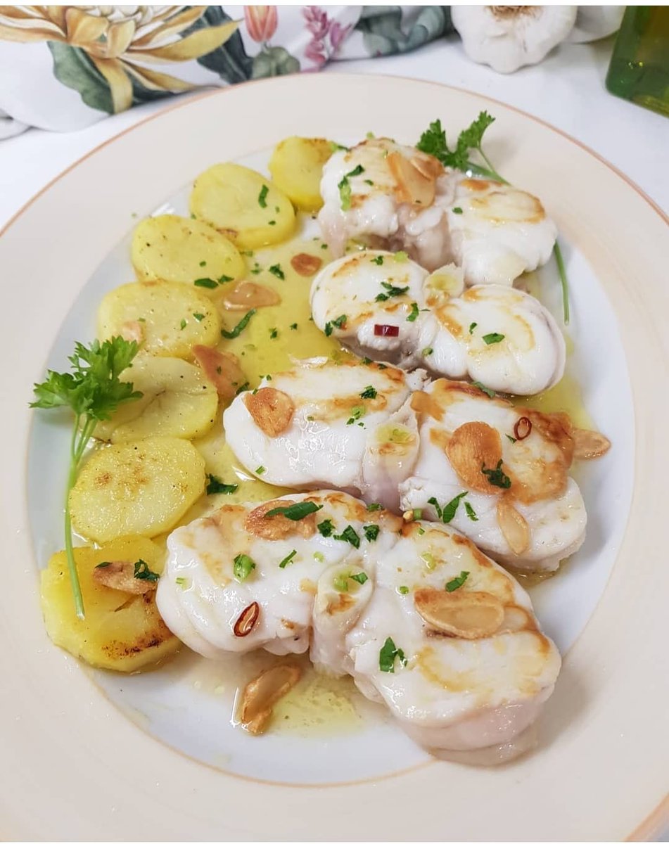 OPercebeiro's tweet photo. ¡Buen miércoles! 🙋‍♀️🙋‍♂️
Vamos con una receta estupenda para el día a día con colitas de rape, el producto principal de nuestro PACK ESPECIAL de esta semana.

👩‍🍳 Esta receta es de nuestra amiga Verónica, a la que podéis seguir en Instagram como @veronicacooking 👇 https://t.co/JgbPBAJPF3