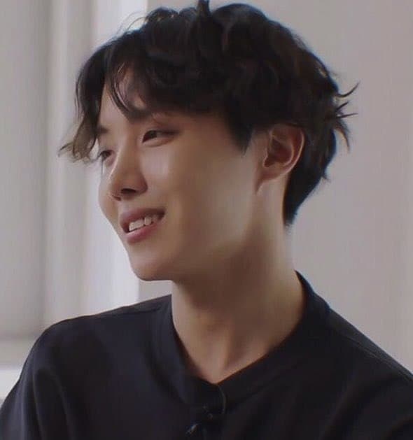 StannerHobi's tweet photo. #JHOPE #junghoseok #hobi #art #HOSEOK #sunshine #btsjhope #BTS https://t.co/sfJeXJiBto