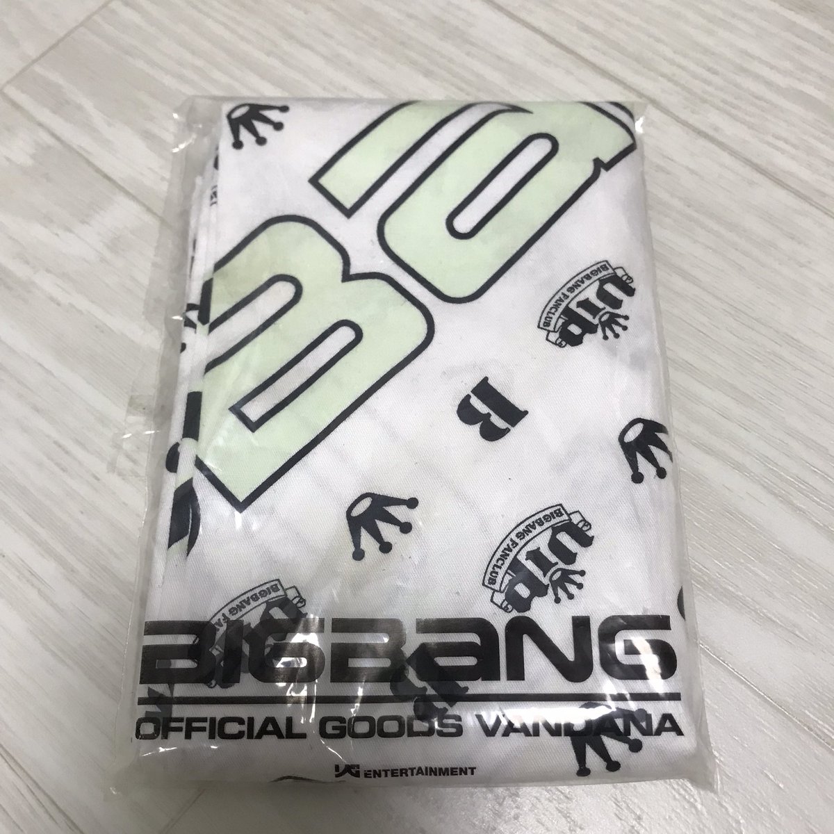 postvip06's tweet photo. ⭐️ 빅뱅 공식 반다나

2,000원 (택배비 별도)

변색 있습니다 사진 참고해주세요

빅뱅 지드래곤 지디 권지용 지용 탑 최승현 태양 동영배 영배 강대성 대성 승리 굿즈 거래 양도 bigbang gd gdragon top taeyang daesung seungri VI photocard https://t.co/nRjMJhSIfa