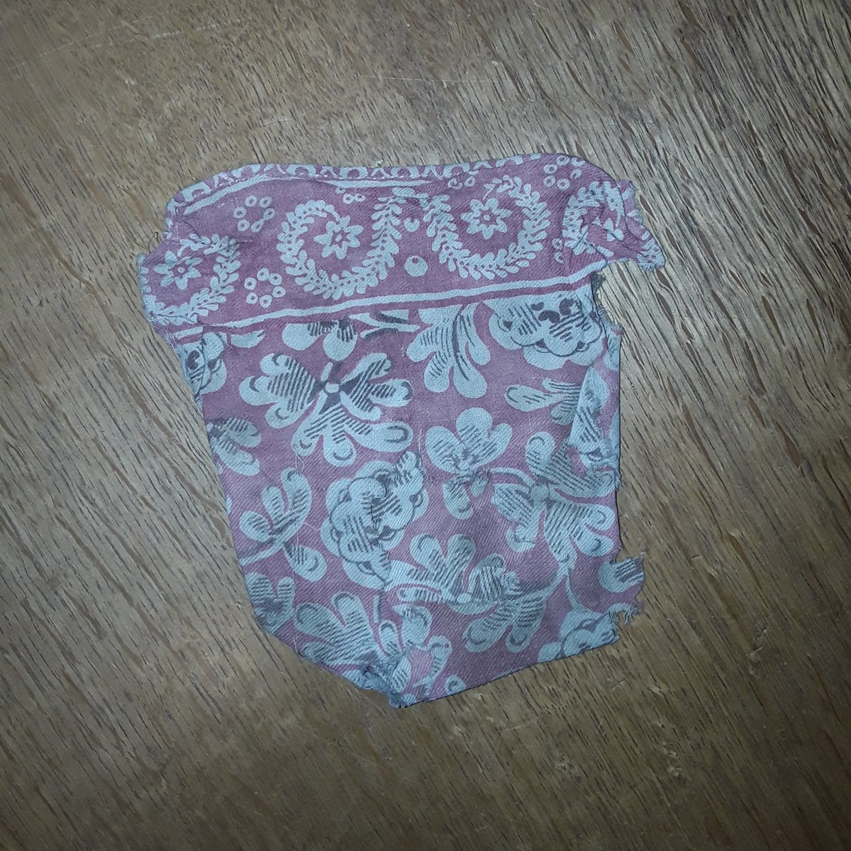 ArmittMuseum's tweet image. Time for March's #ObjectsoftheMonth! Here's some examples of #langdalelace &amp;amp; #historicalfabric including some found in Ann Tyson's home at Colthouse, Hawkshead, where #williamwordsworth lodged in his school days 🧵🪡✂️