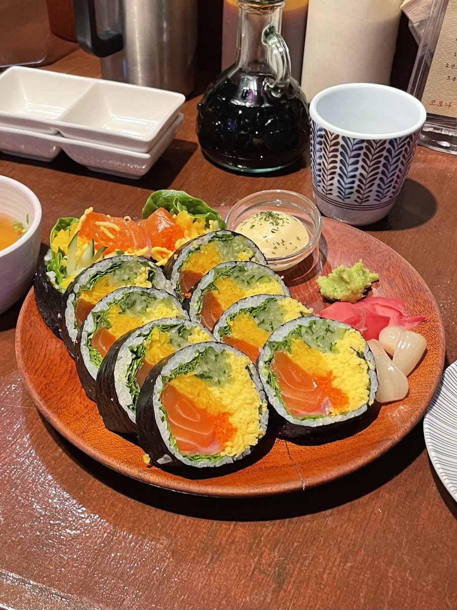 somj_02's tweet photo. 🌷연남 연하동

대왕꼬꼬동이랑 연어김밥 둘 다 진짜 맛있어요 .ᐟ
그리구 성인분들은 꼭.. 하이볼이랑 드셔주세요🍻

#ㄷㅂㅇㅈ 
#상상그이상의_맛집
#지창민_도토리대신
#도운이_밥묵었슴까
#먼지가먹었지 구 🌫🌍🐟 https://t.co/jeBes9Tkna