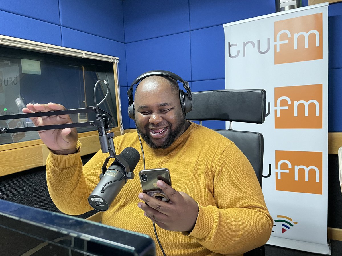BoyzMpunzi's tweet photo. ☕️ 📻
Breakfast Show host 🎙
⏰: 06:00-09:00
🗓: Monday- Friday
📻: trufm
#radio #lineup https://t.co/nkqRg7zpxS