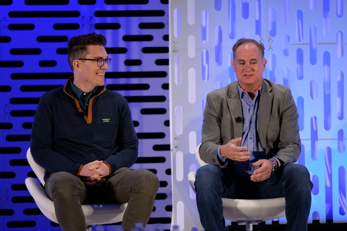 InveniamIO's tweet photo. Welcome back for the second and final day of #Data3forWeb3 in #Miami. Starting off today w/ an intriguing #fireside 🔥chat about how #tech &amp; #blockchain can play a role in improving mortgage lending with Richard Roque from @NewAmericanTeam and @jdpotter from @StavvyHQ. https://t.co/dNUEjQZLfD