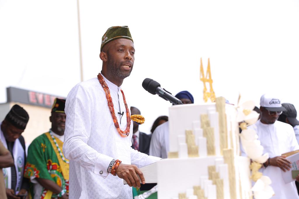 Onofiok4govnor's tweet photo. Leveraging our infrastructural development and active youthful population to create jobs and provide visionary and selfless leadership to consolidate on the gains of past and present administrations.
#OnofiokLukeDeclares https://t.co/bepWwtm3Z7