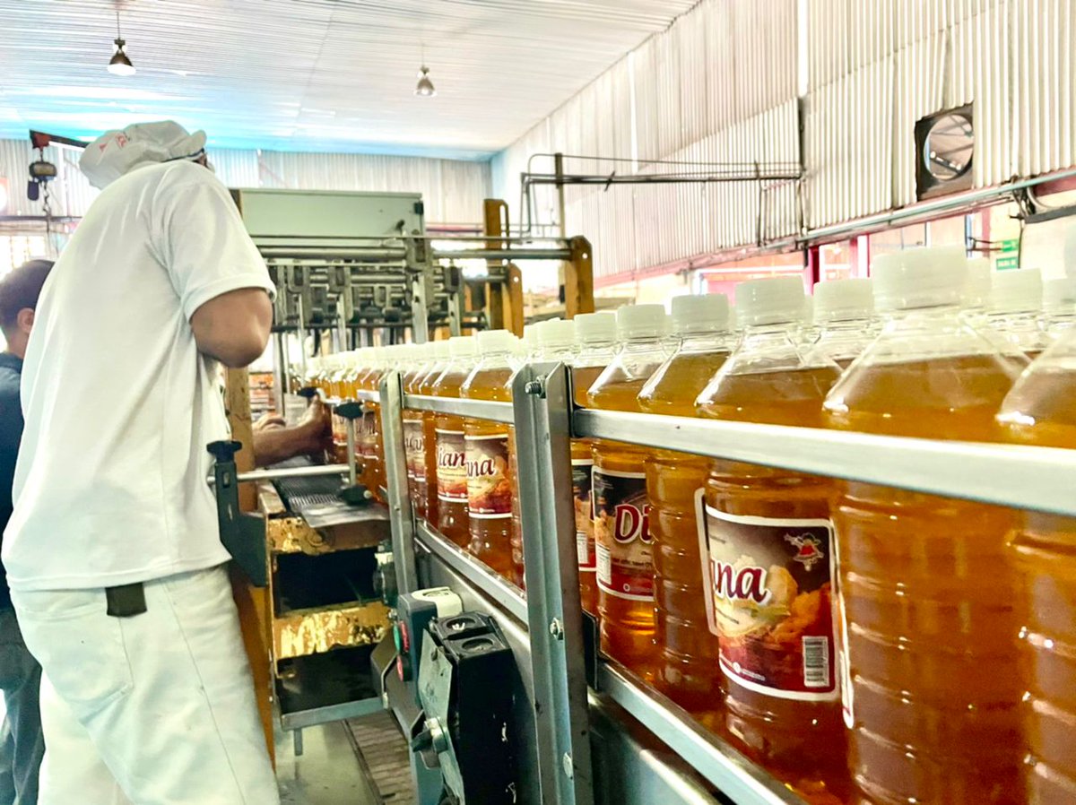 DianaIndustrias's tweet photo. #16Mar☀️ || #MiercolesProductivo 🌽 Seguimos cumpliendo nuestra labor en @DianaIndustrias. Produciendo y llevando nuestros productos a todo el  pueblo venezolano #ProducirEsVencer. 

#FreeAlexSaab https://t.co/uUzpYBdREm