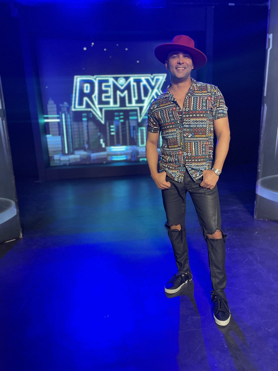 JaySeratti's tweet photo. No te pierdas hoy el El Remix por Wapa TV a las 10PM !! Los espero 🙌🏼 
#tv #comedia #puertorico #jayseratti https://t.co/6bc3e7DkUz