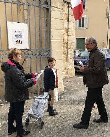 ADMD30's tweet photo. À Saze, ce matin dans le cadre de la semaine de mobilisation, on fait connaître notre association sur le petit marché. Merci aux adhérents de ce village de s’être impliqués dans cette action nationale ! 👏 👏 https://t.co/pAlNV73K5U