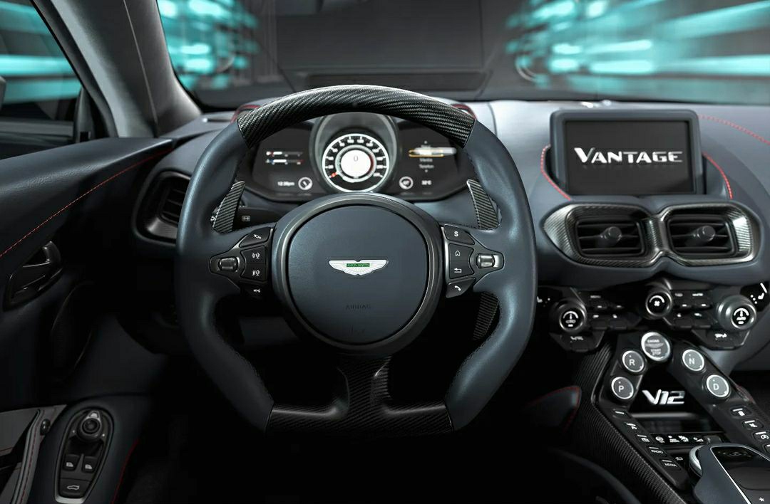 cars_pixels's tweet photo. The last kick of a dieing horse? Meet the new Aston Martin V12 Vantage. https://t.co/mXtgNTioBN