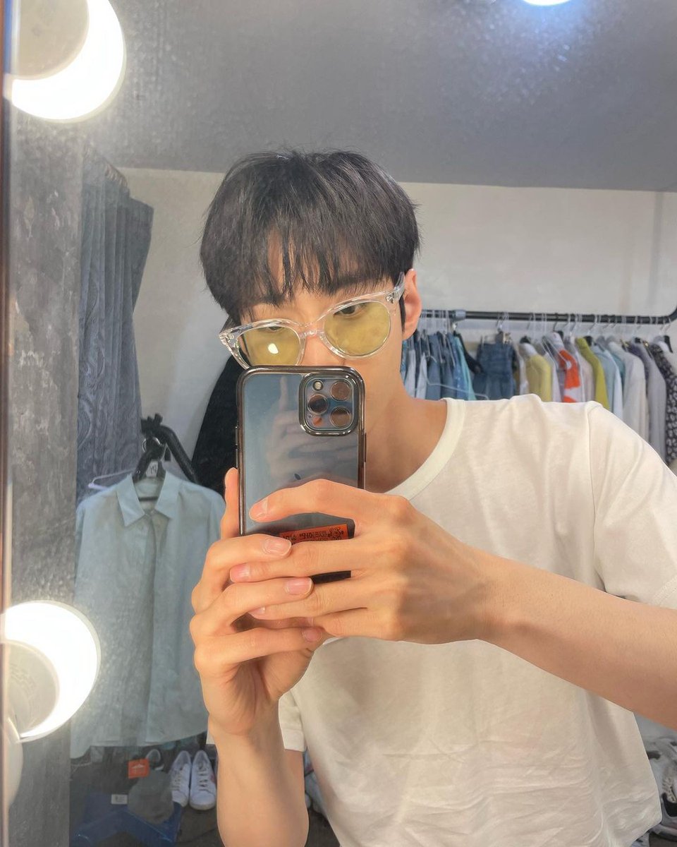 DOYOUNG__21's tweet photo. 220316 PM09:39
do0_nct #도영 도스타 업데이트
Glassestagram🤓

🔗https://t.co/dAyDwYqQRx https://t.co/dWzp3C1ICo