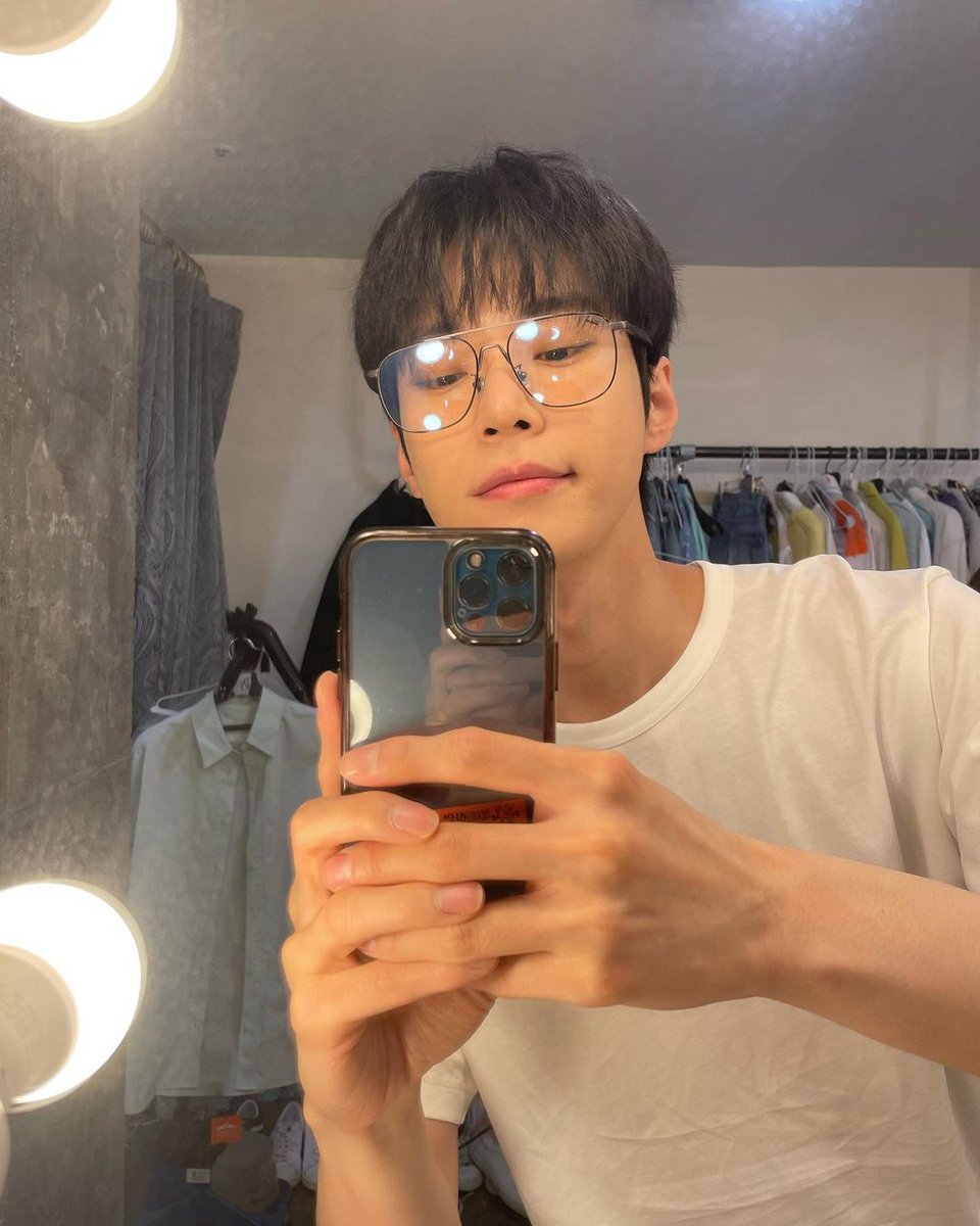 DOYOUNG__21's tweet photo. 220316 PM09:39
do0_nct #도영 도스타 업데이트
Glassestagram🤓

🔗https://t.co/dAyDwYqQRx https://t.co/dWzp3C1ICo