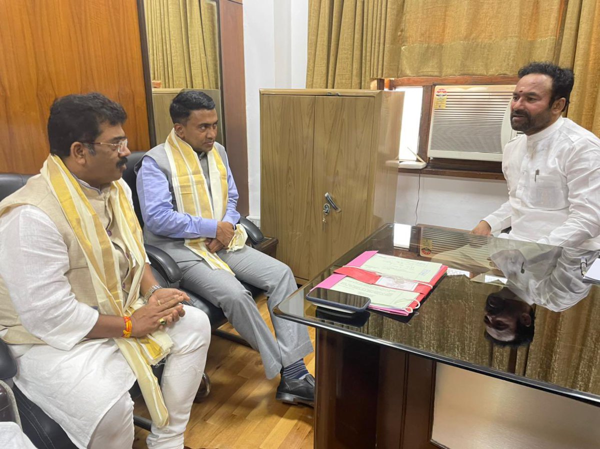 kishanreddybjp's tweet photo. Hon’ble CM of Goa Sh @DrPramodPSawant & @BJP4Goa President Sh @ShetSadanand paid a courtesy visit today, at Parliament.
Congratulated both on the emphatic victory in the recently held #GoaElections2022 . https://t.co/K6hR9UxSBE