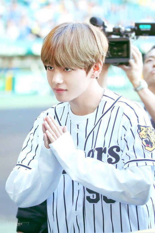 taeStanner's tweet photo. Namasteee

#TAEHYUNG #KIMTAEHYUNG #TAETAE #BTSV #BTS https://t.co/CCNGAKF9Vh