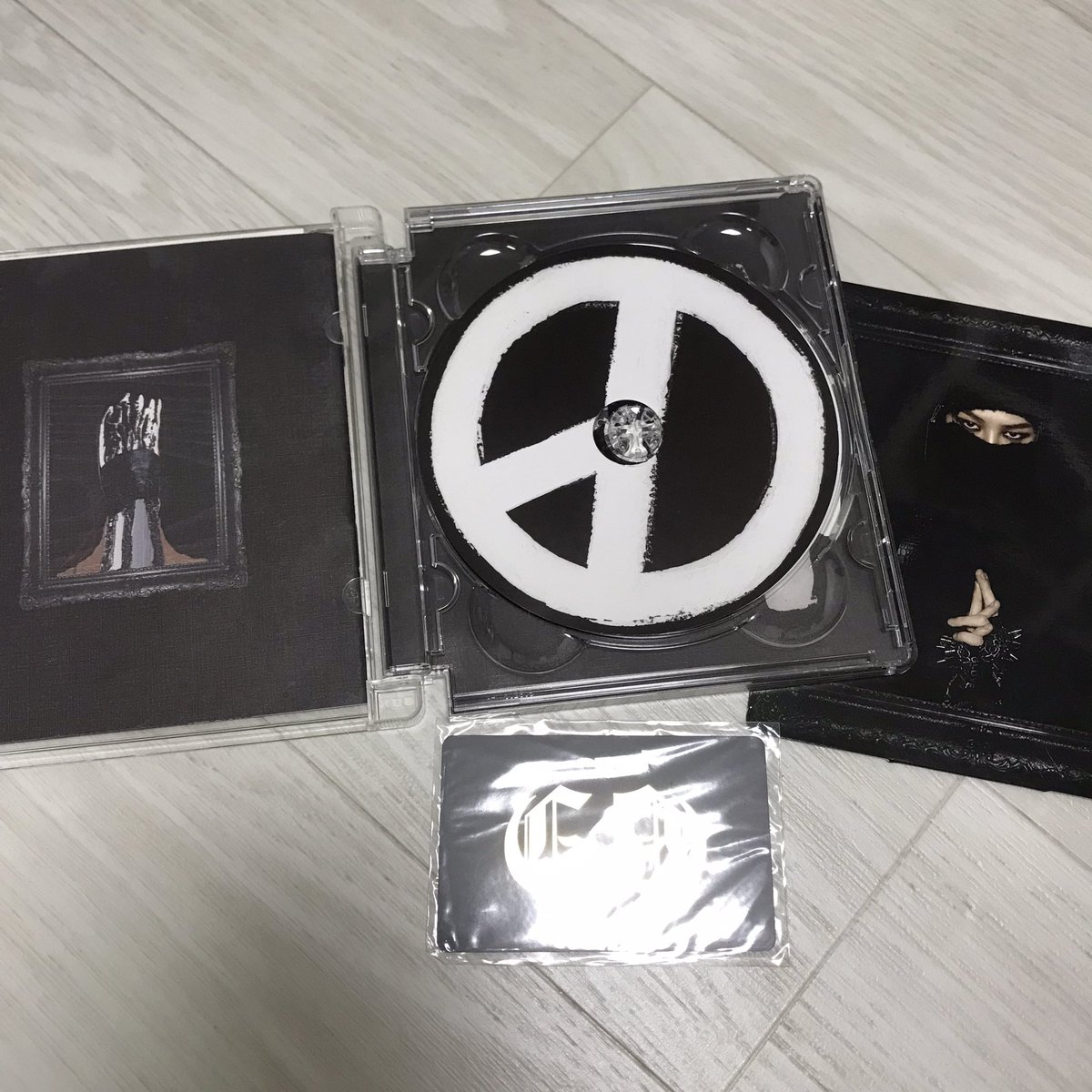 postvip06's tweet photo. 지드래곤 솔로 앨범 coup d’etat 쿠데타 양도

gdragon 늴리리야 니가뭔데 세상을흔들어 삐딱하게 미치go https://t.co/BLMz1IfhzA