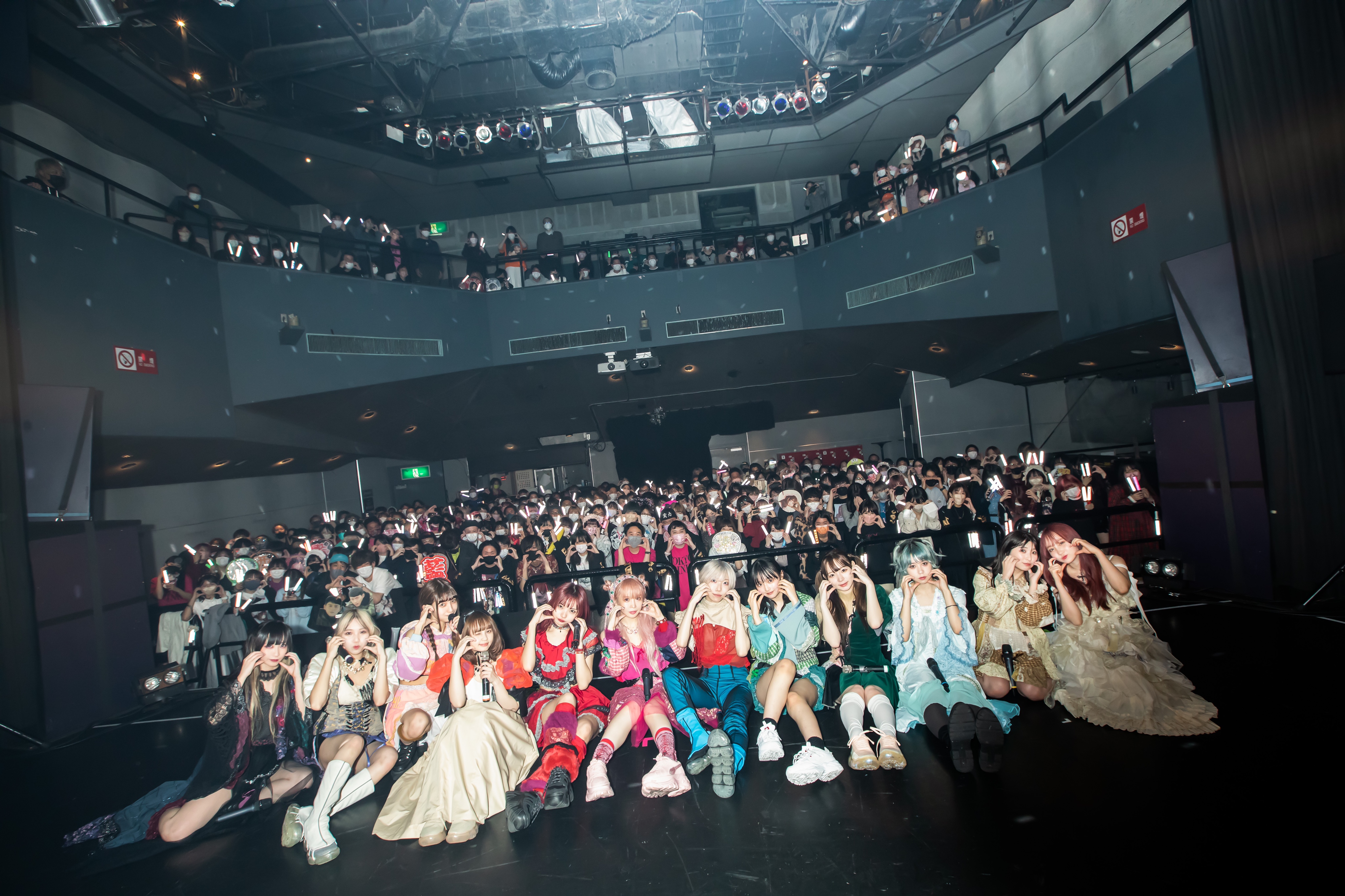 TOKYO PINK＆ZOC＆MAPAトリプルロゴゴールド パーカー+大森靖子祭 TOKYO PINK＆ZOC＆MAPAトリプルロゴゴールド パーカー+大森靖子