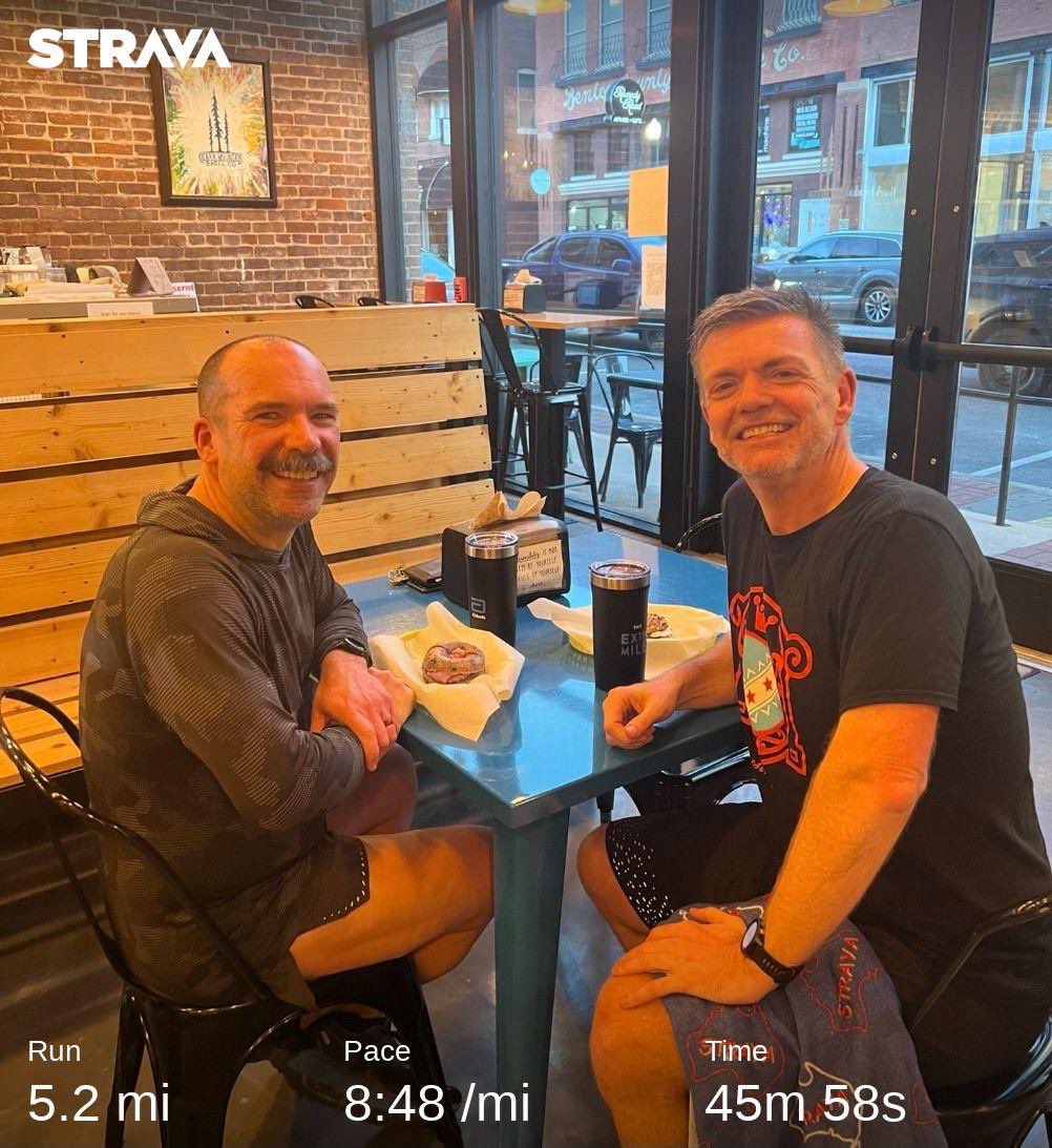 WalkerHates2Run's tweet photo. Day 16 MARCH MOVEMENT Madness!
@michelobultra
#ULTRAmarathongiveaway #downtownbentonville #recharge #bagel #5miles #pitstop #run https://t.co/9Eh9Nrhqhr