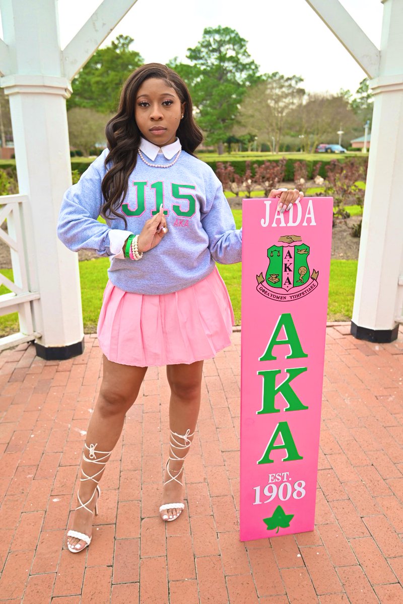 ineedjada's tweet photo. Ethel taught me 💚💗.  

PHIRST Day Out 💚. I’ve always been a pretty girl but, now with my 20 pearls … Skeee-Weeee. #1908 #skeewee #aka #phirst https://t.co/fGvIYAOvi2