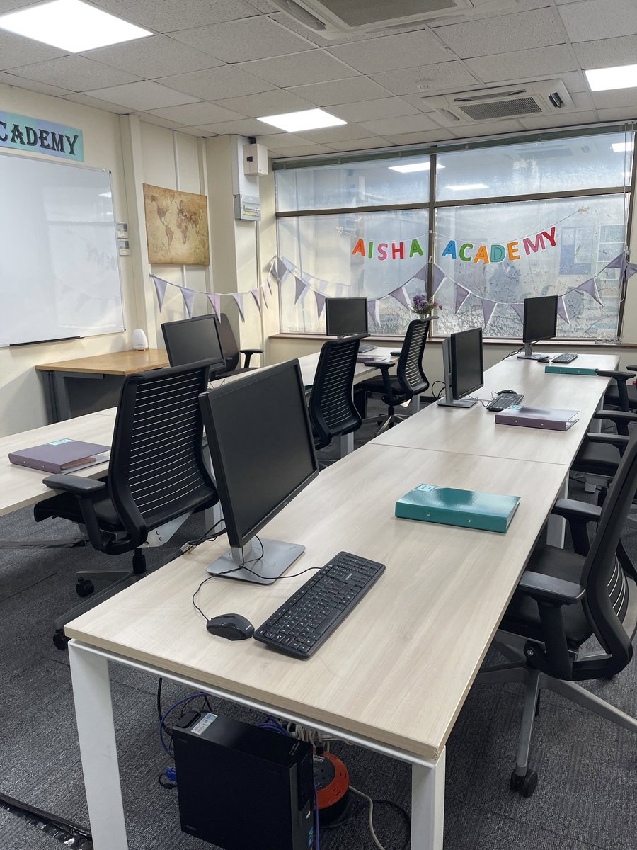 farihahammad's tweet photo. A delightful visit to Aisha Academy UK today. Wonderful group of young ladies learning about their faith together in a great atmosphere. https://t.co/GITX15RXNz