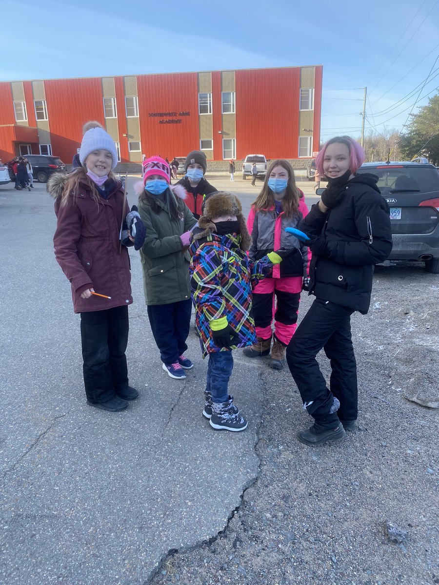 MissPerrySWA's tweet photo. More scavenger hunt teams! @schoolsportsnl #DartOutdoors https://t.co/1VdeuqeK5Z
