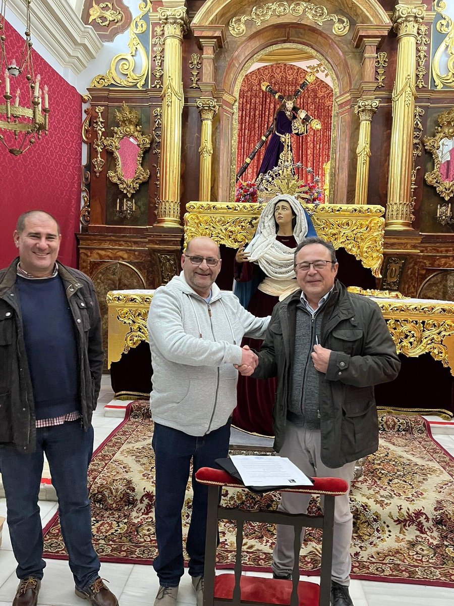 📢 COMUNICADO OFICIAL 

Anunciamos la firma del contrato con la Agrupación Musical "Virgen del Río" de Huercal-Overa para el próximo Miércoles Santo. 
Todo un placer el poder contar un año más con esta gran formación musical.