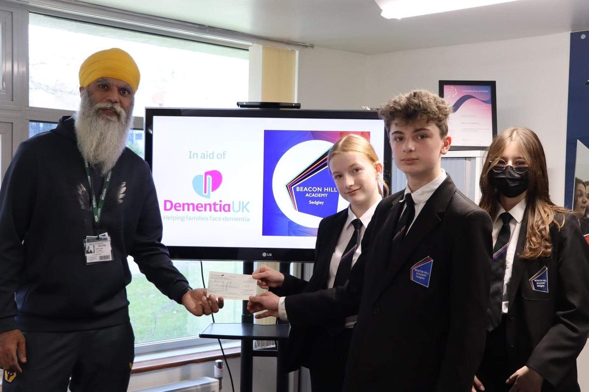pedalsingh's tweet photo. Thank you @BeaconHillAcad 👏🏽👏🏽👏🏽
I did a week of assemblies with these "learners" about kindness and giving and my faith. They all got together and did a sponsored walk to raise a fantastic £600 for @DementiaUK 
#MakingKindnessNormal. https://t.co/xLSWZD5WE9