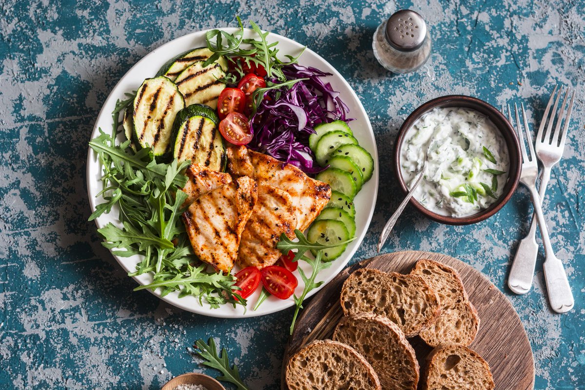 Dakota_GWEP's tweet photo. The Mediterranean Diet may protect against depressive symptoms in older age. doi:10.1007/s12603-018-1019-3 https://t.co/8kli8Oq6RM