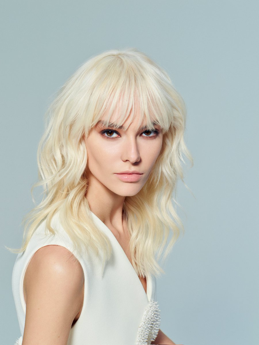 FramesiItaly's tweet photo. IS - THE HAIR TREND 2022: ๐๐๐๐ซ๐๐๐๐
Bye bye omologazione, le donne nate tra il 1960 e il 1980 la abbandonano.
Full collection๐https://t.co/g8EDgs254J
Bye bye homogenisation, women born from 1960 to 1980 leave it.
#framesi #haircollection #hairstyles #hair #style https://t.co/n6WOnyom2B