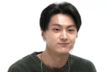 0420MEDIA's tweet photo. #enhypen_jay is insanely good-looking ohmygod https://t.co/BvuKVqb6qI