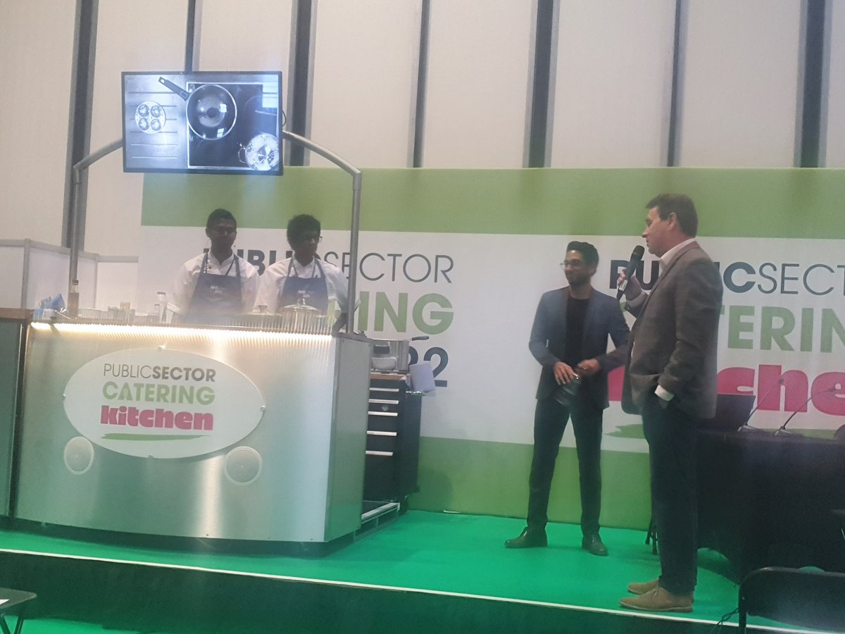 PSCMagazine's tweet photo. The NHS Chefs of the Year are on stage in the Public Sector Catering Kitchen #nhschefoftheyear with @doctors_kitchen 

@ELHT_NHS @TimothyRadcli11 @hospitalcaterer #pscexpo https://t.co/J9JsQQ3kNs
