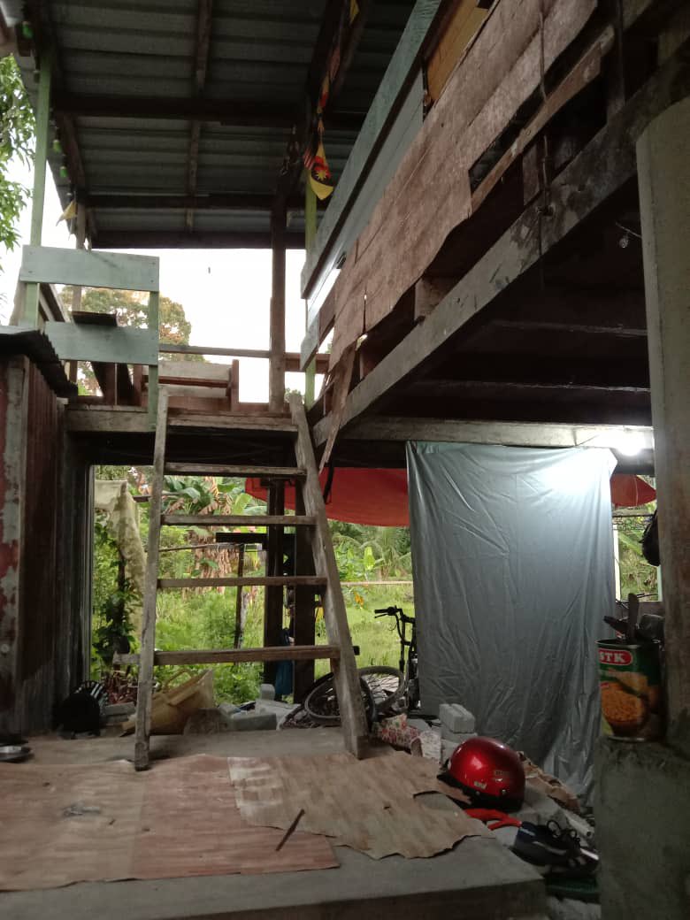 NoraIjat's tweet photo. Cube bayangkan doktor (MO) kene dduk rumah mcm ni? Cube anak korg kene dduk rumah mcm ni…keselamatan xyh cakap la. Kecewa dgn sistem msia 
@Khairykj 
@DGHisham https://t.co/pgB44R5OeD