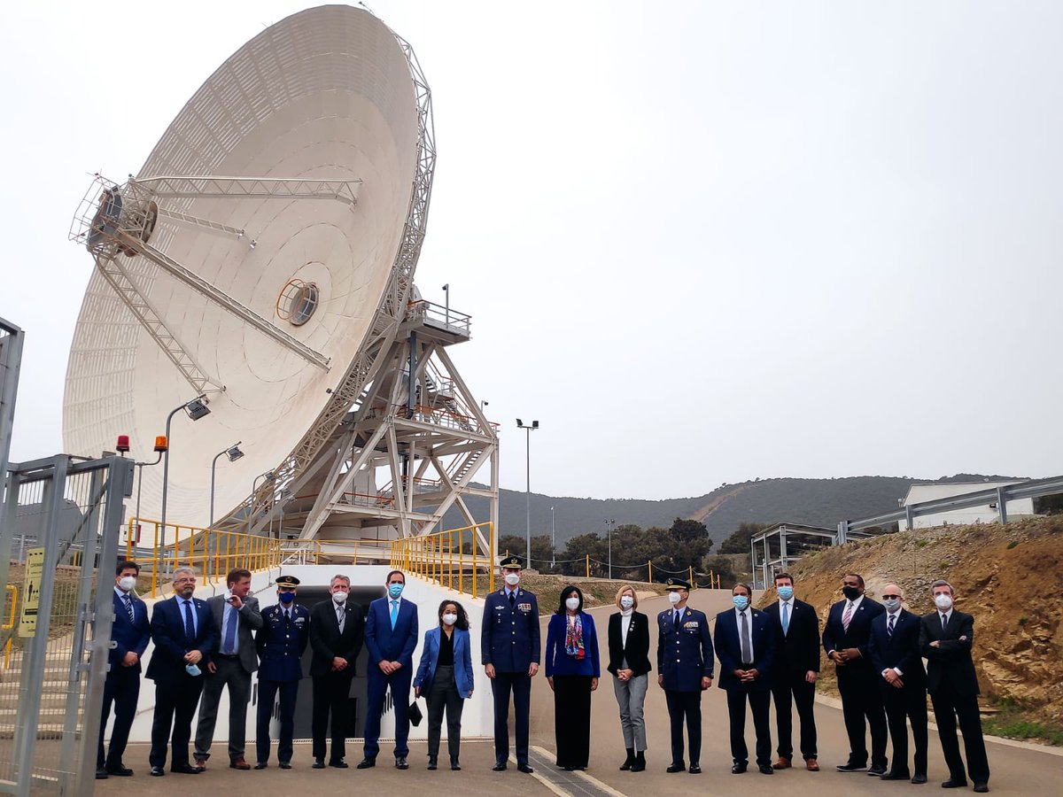 intaespana's tweet image. Su Majestad el Rey, el director general del #INTA y representantes de la @NASA han inaugurado esta mañana la nueva antena Deep Space Station 53📡en el Centro de Comunicaciones del Espacio Profundo, en Robledo de Chavela (INTA-NASA) @CasaReal