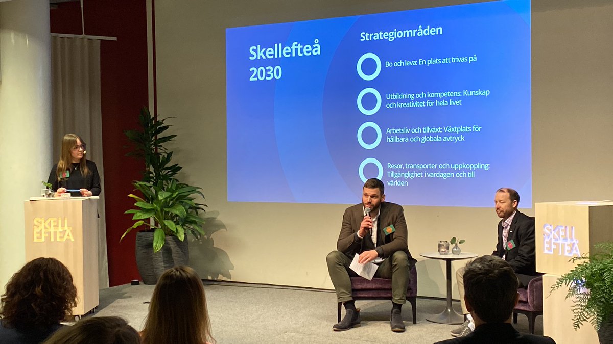 ViableCities's tweet photo. "Vi vill uppnå verkstad!", säger Petter Johansson från Sustainable Skellefteå på #transitionlab. https://t.co/bk6HrO12ET