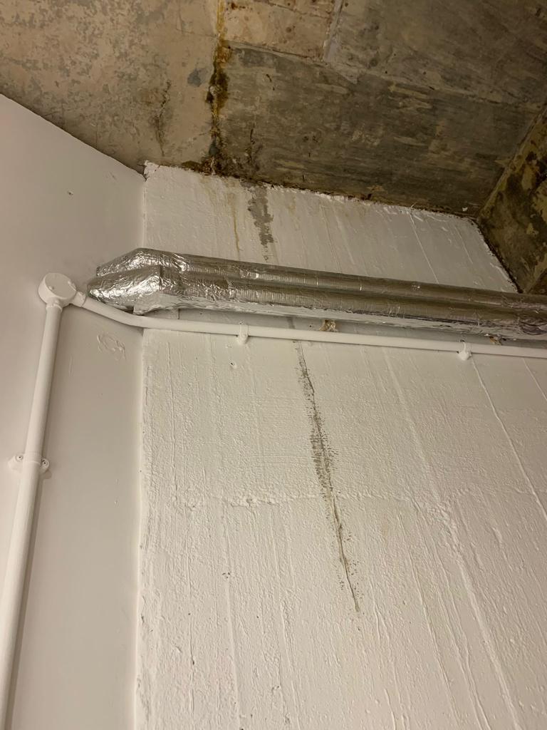 ConcreteMps's tweet photo. MPS Site Technicians Andrew Horton and Rob Sheddock have been working on a resin injection inside a gym based in Birmingham. Find out more about MPS and our Concrete Injection service here: https://t.co/RRbtuCawnG
#waterproofing #concrete #conreteinjection #resininjection https://t.co/8vee5vmNim