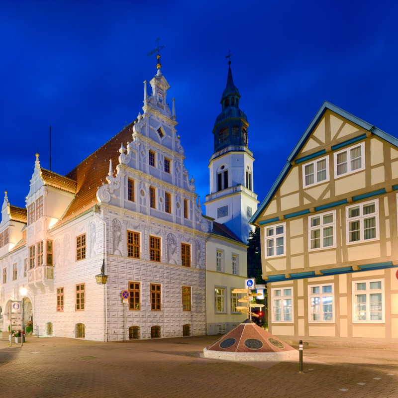 VisitGermanyUK's tweet photo. The scent of coffee has a long tradition in Germany, especially in Celle where the Royal supplier Huth's Kaffee &amp; Feinkost has been an institution since 1851. Among Germany's most densely packed ensemble of half-timbered houses, it is THE place where to have a Kaffee &amp; Kuchen. https://t.co/IOMqnrboU3