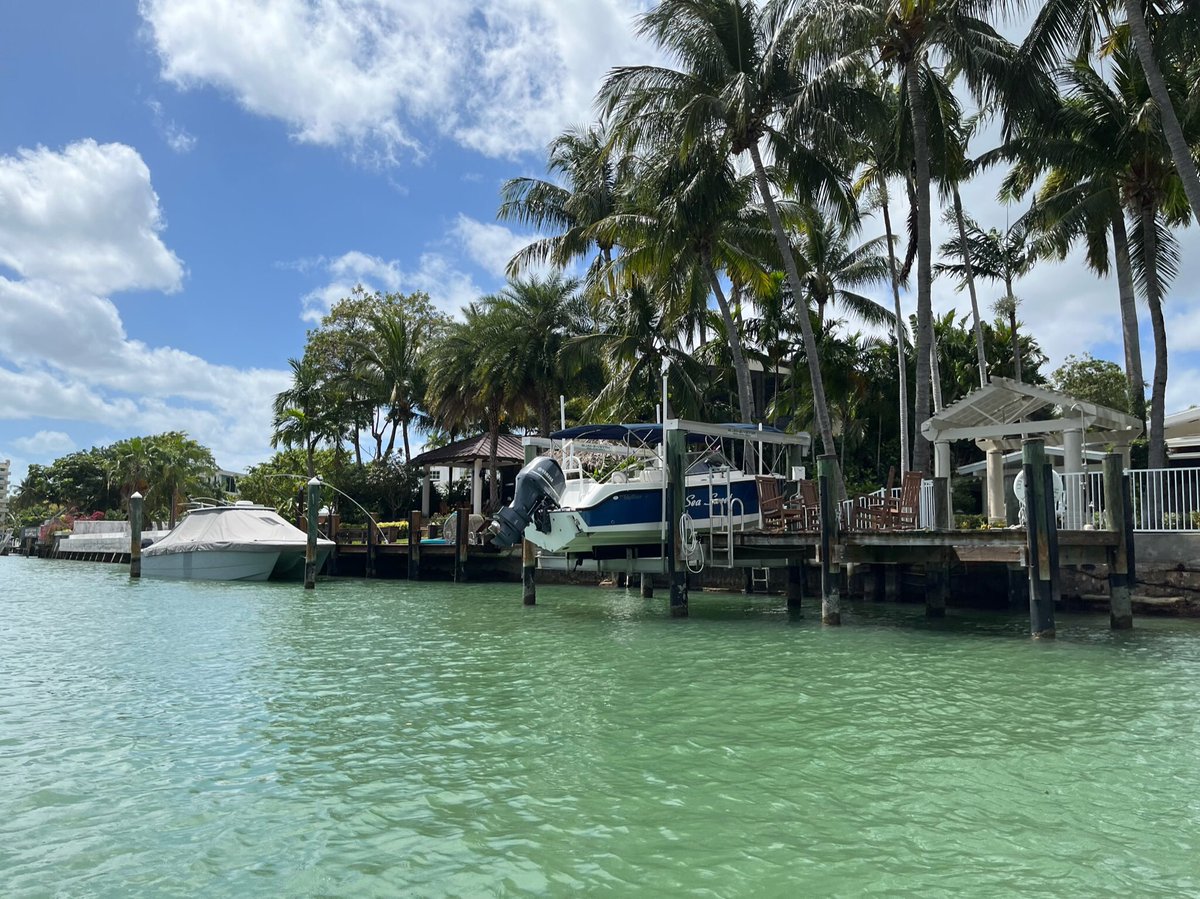 sofiamarie00's tweet photo. Miami, Florida 🌴 https://t.co/6s2l9zBovk