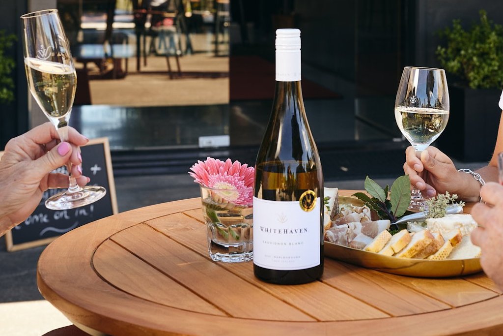 Whitehaven Sauvignon Blanc 2021

In stock and available to order now!!!

bit.ly/3i8Jz30

Shop now 

#NewZealand #winelover #UKwines #whitewine #WineWednesday
