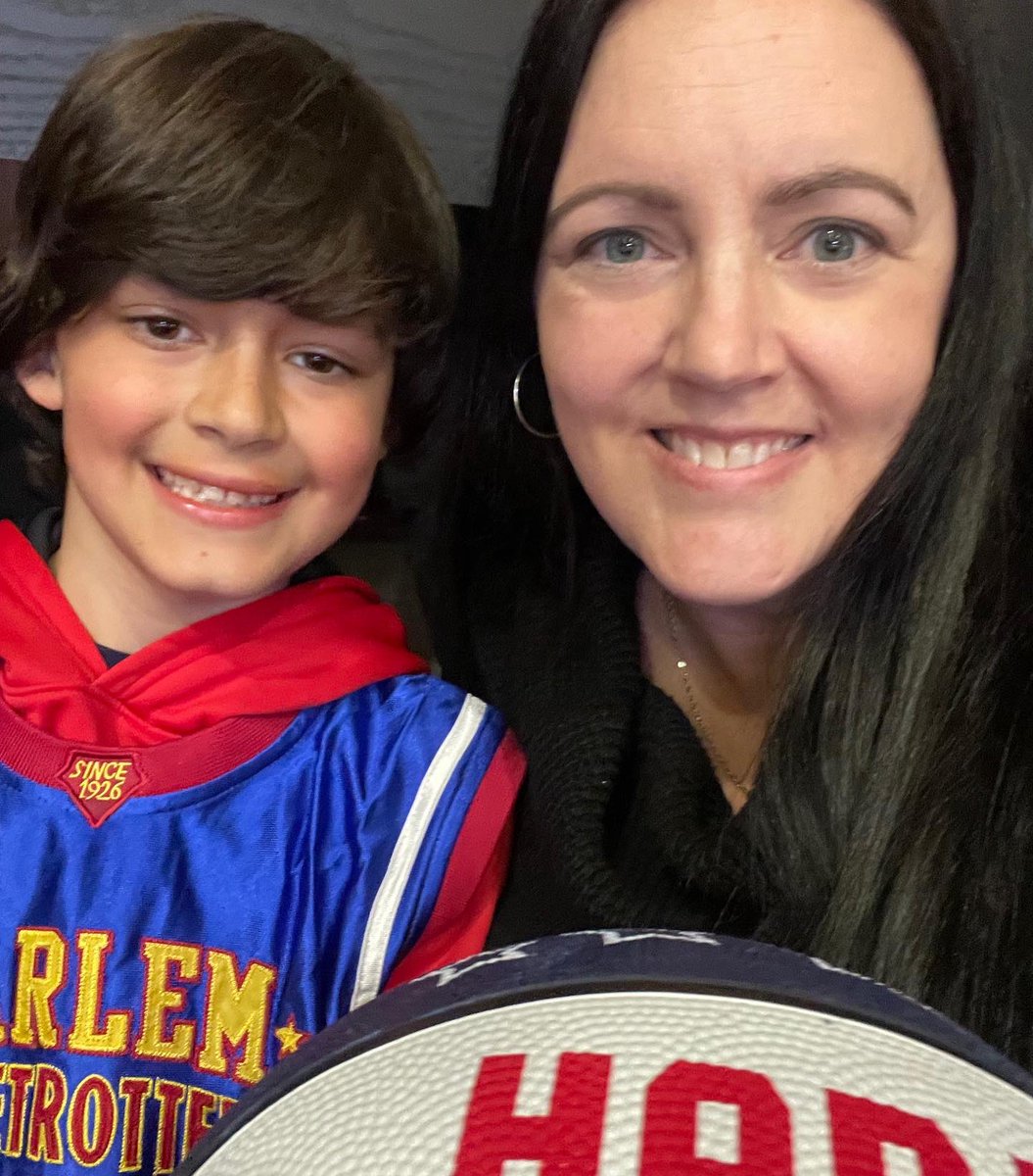 CalabrettaJenn's tweet photo. #spreadgame Thanks for a fantastic night out @Globies https://t.co/LMqBCFGlIt