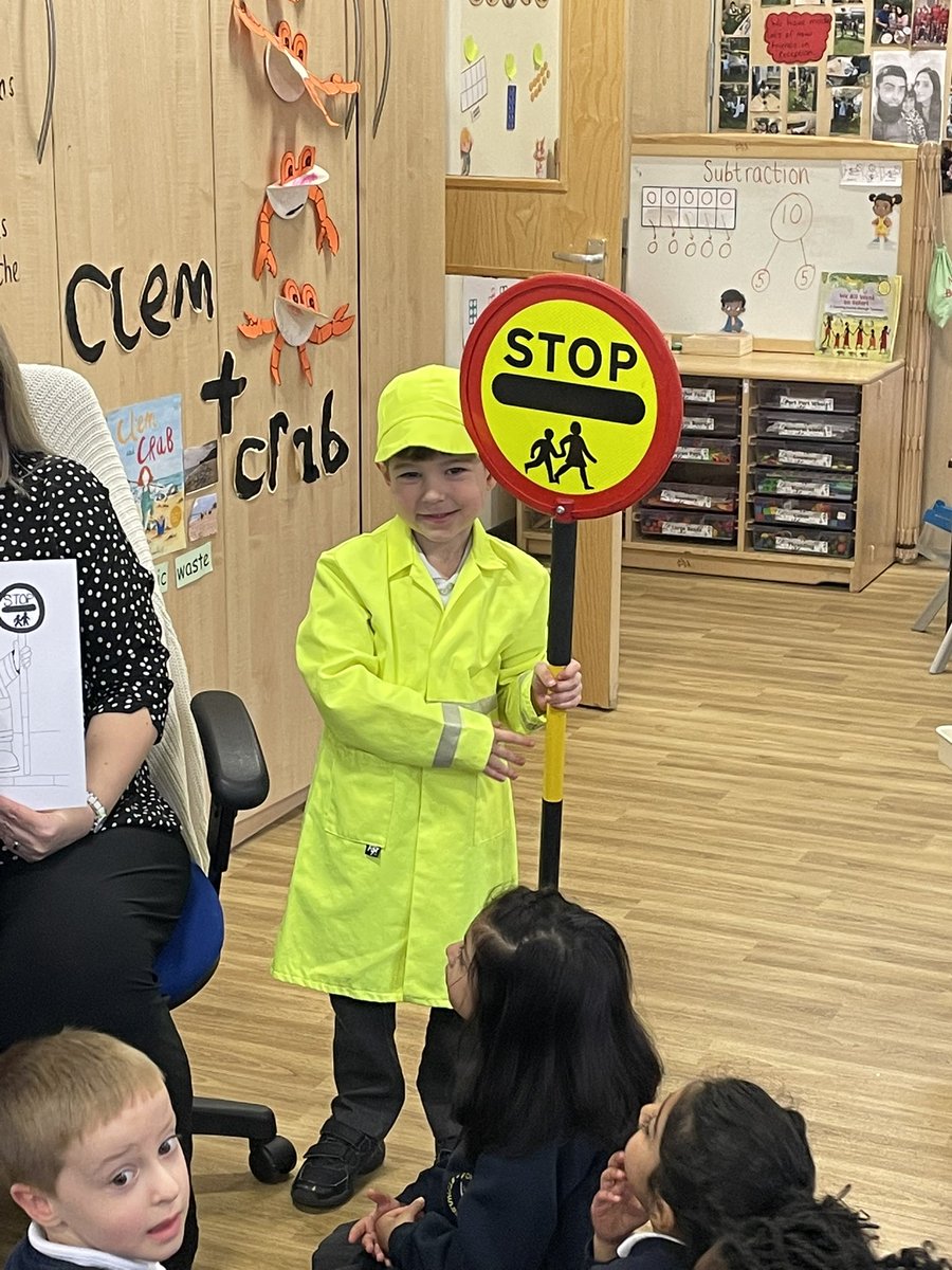 StPaulsBolton's tweet image. Reception have learnt lots about road safety in our workshop today. @SueTinker19 #eyfs #eyfsrocks #roadsafety