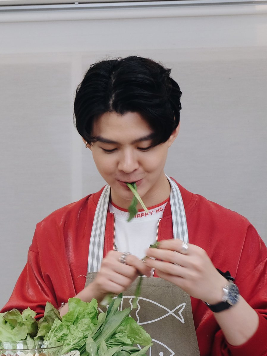 ต้าวกระต่ายหลงมาจากไหนน้าาา😂🐰 <a href="/Saint_sup/">Saintsup 🎬</a> 

รอติดตามได้เลย วันเสาร์ที่ 19 มี.ค.นี้ เวลา 11:00 น.
ที่ Youtube : Search Group (Official)
และ Facebook : ครัวสามสี

#ครัวสามสีxSaintSup #ครัวสามสี #ช่อง3 #Saint_sup #SaintSuppapong #MingEr #เซ้นต์หนูน้อยร้อยเรื่องเล่า