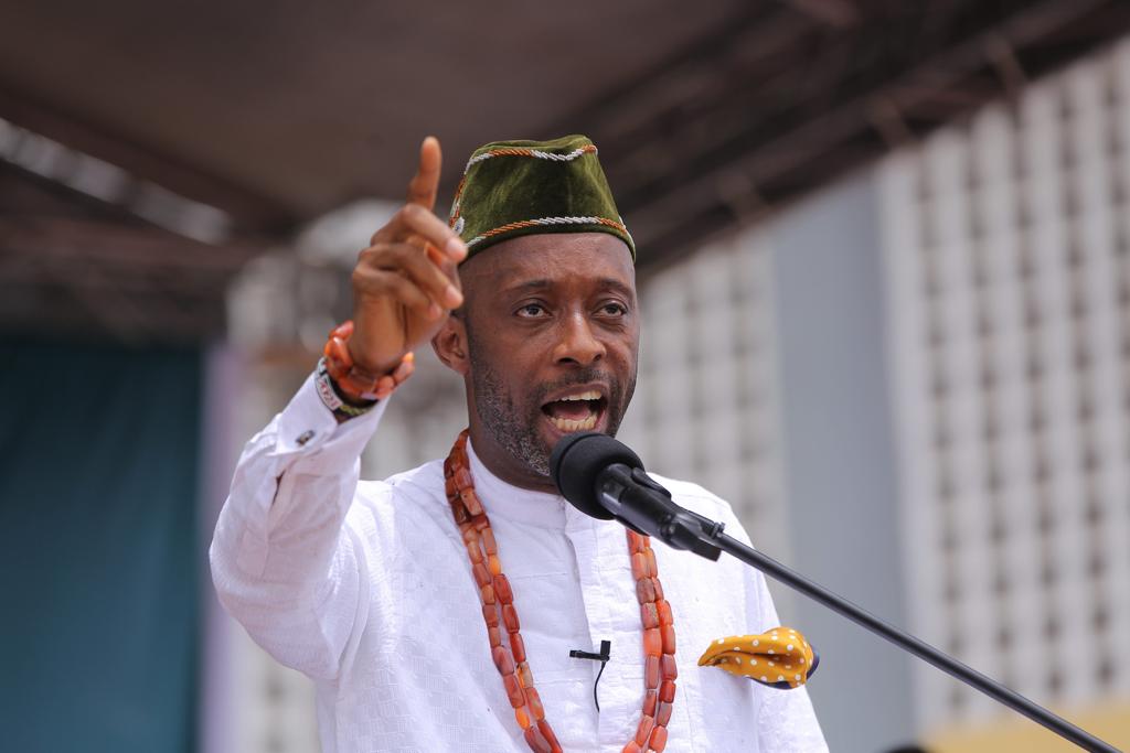 Onofiok4govnor's tweet photo. I'm not contesting to dwell in the government house,  I'm not contesting to drive in a motorcade,  but I'm contesting to be your governor that dwells with the people.

#OnofiokLukeDeclares https://t.co/AnygQrkEjT