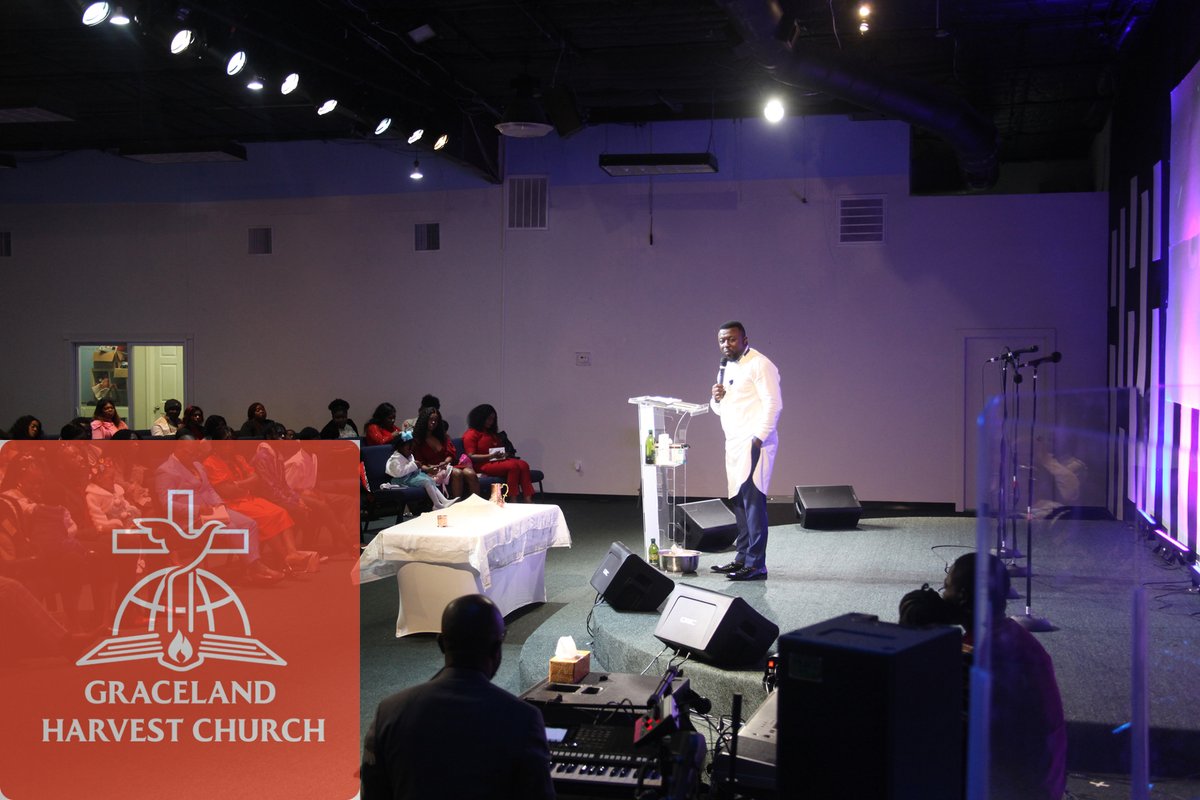 pastmambo's tweet photo. Pictorial from Power Anointing Service
😀🙂😇 Attitude is the way you choose to see and respond to situations and people. Your attitude is not something that happens to you. You choose your attitude. Choose to have a positive attitude by so doing, you might entertain angels. https://t.co/b0qLvommzQ
