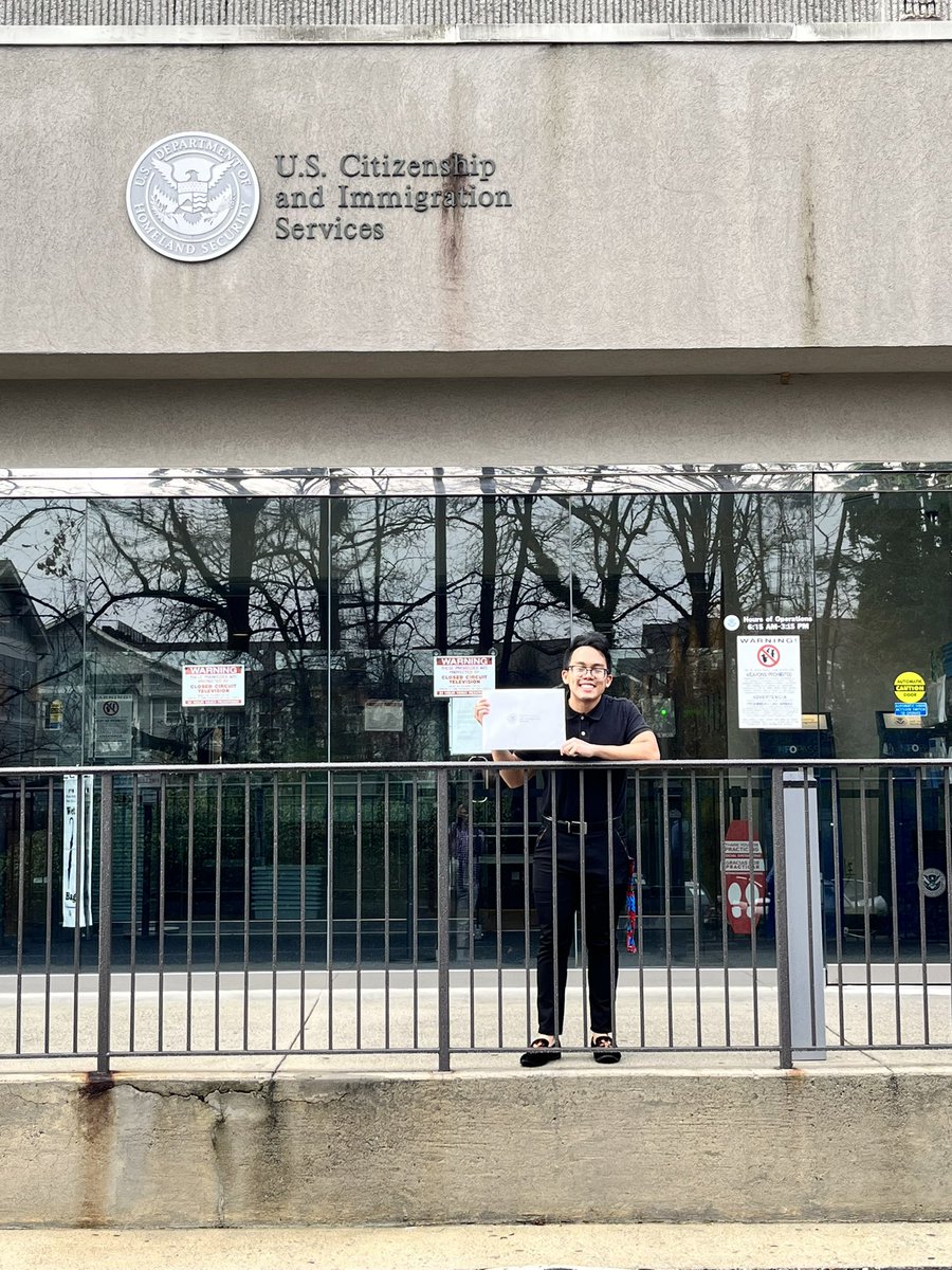 yoItsLeeYo's tweet photo. Final Update:

I AM OFFICIALLY A CITIZEN OF THE UNITED STATES OF AMERICA 🥳🥳 https://t.co/vE1Njrm7Fa