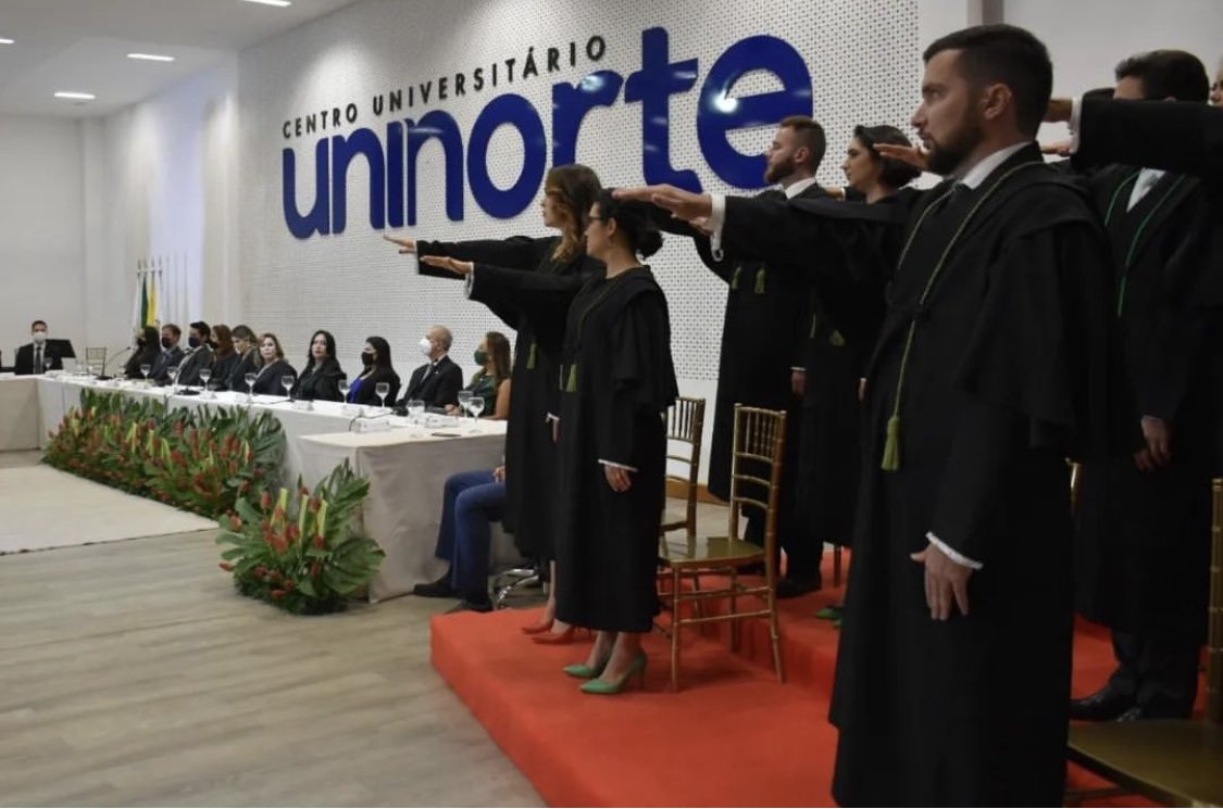 maisdefensoresf's tweet photo. Ontem foram empossados 13 novos Defensores Públicos da @defensoria_acre!!!! Parabéns!!!! Que lindo ver a expansão do acesso à Justiça no Brasil! Esperamos que em breve nosso sonho se realize e possamos ser instrumento de transformação social na @dpuoficial 💚 #DefensoriaForte https://t.co/AqXgykq3Zl