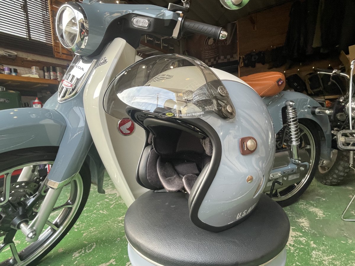 3年前、モンキーに乗るために買って色を塗ったヘルメットがC125に