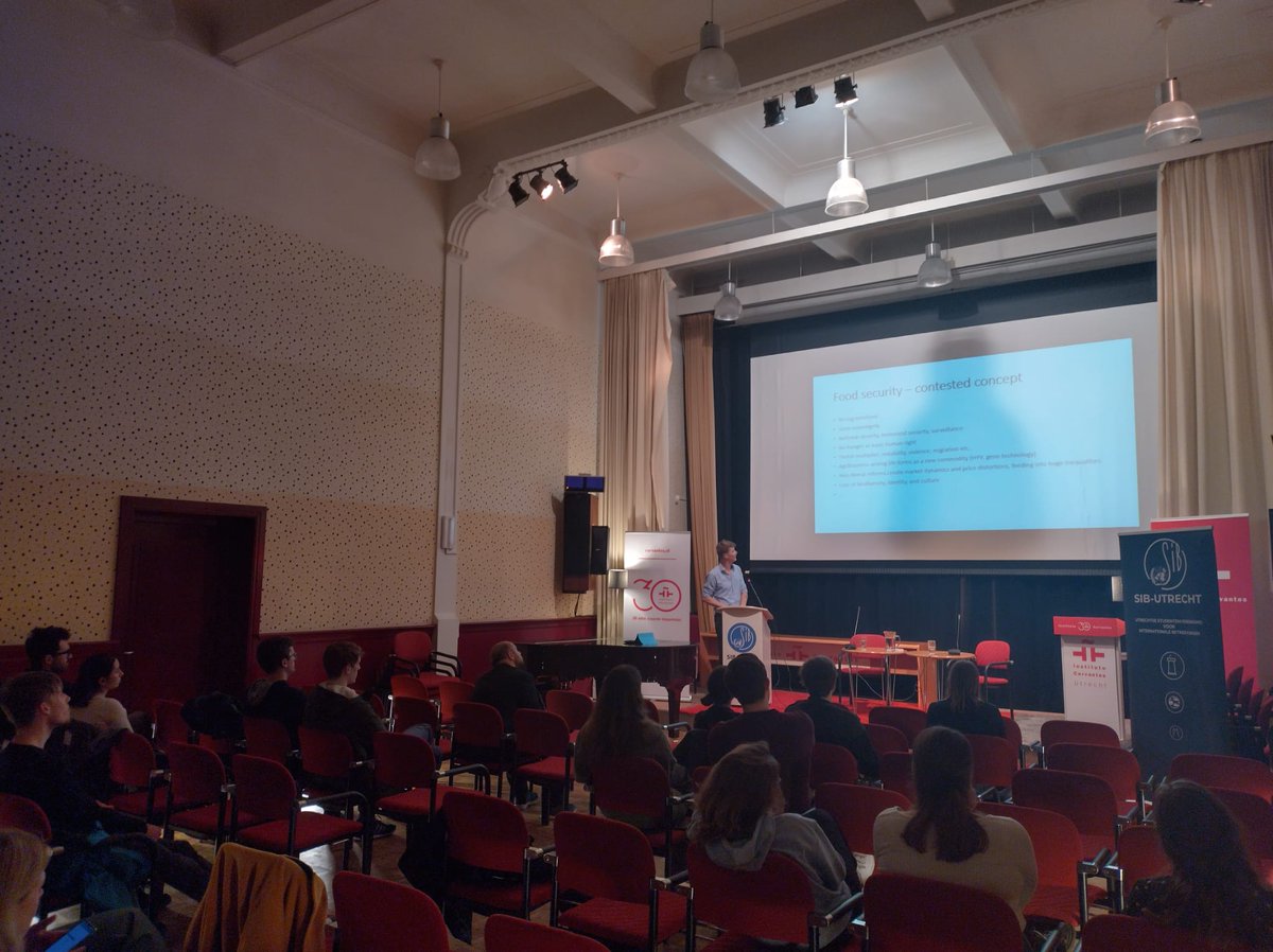 This week is our lustrum! Extra activities thus this week. Yesterday we had a talk on food security in Africa with Janwillem Liebrand. We will see you next Tuesday in Café de Tussentijd for a talk on Secularization and New Spiritual Movements in the 1990s fb.me/e/1F8AxhWzh