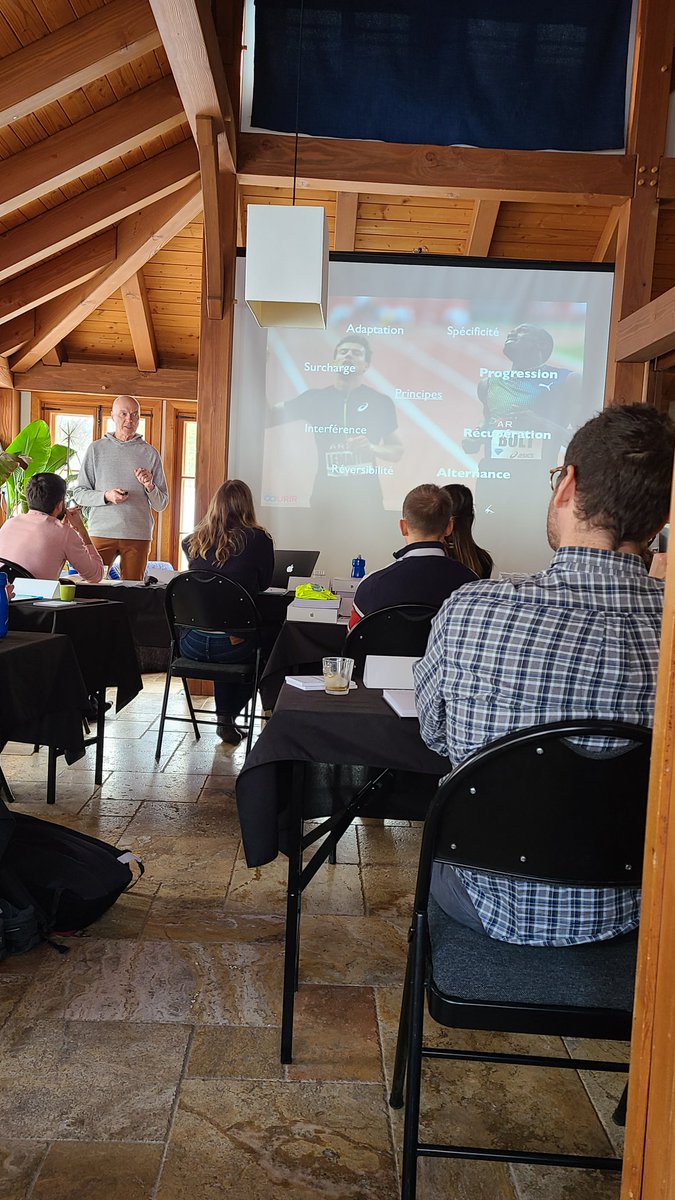 CliniqueCoureur's tweet photo. "En entraînement, on fonctionne avec des principes et non des lois"
@TiboGuy @blaisedubois
#expert2point0 https://t.co/Fn6VplXIza